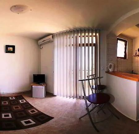 Casa Daniel Borbel 3* Saturn